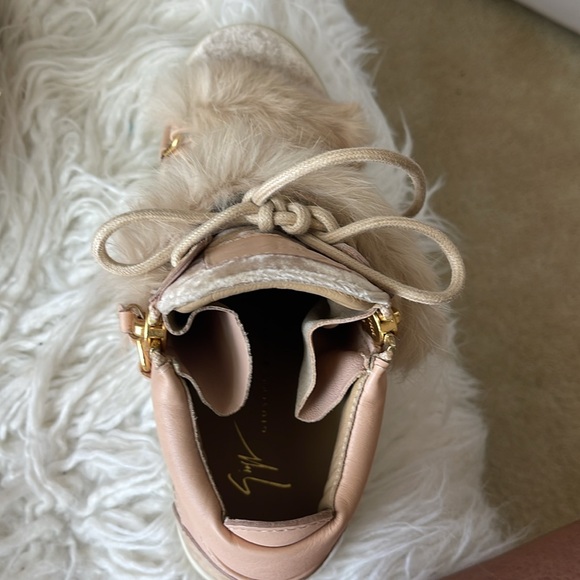 Pair of sneakers from Giuseppe zanotti velvet and leather color tan size 38 - Picture 3 of 3